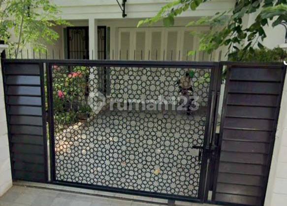 DI RUMAH EKSKLUSIFE LOKASI STRATEGIS DI RUMAH EKSKLUSIFE LOKASI STRATEGIS