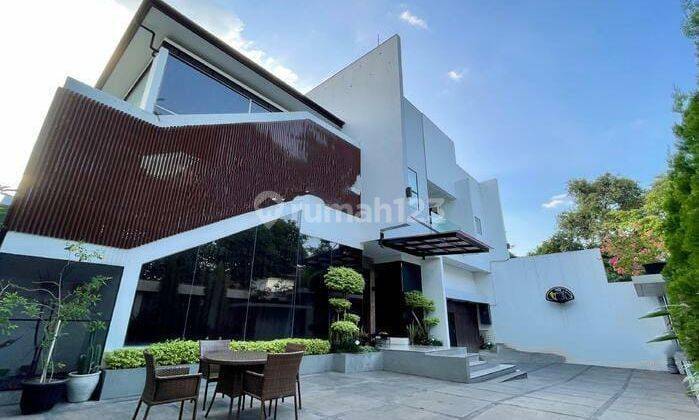 Rumah Paling Mewah Di Tebet Barat, Harga Super Best Deal!  2