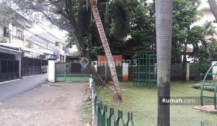 Rumah di Tebet Timur, Nempel Dengan Taman, Akses Jalan 2 Mobil 1