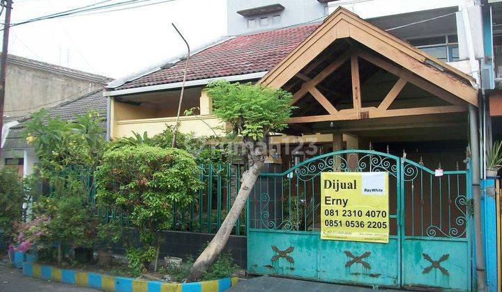 Rumah di Kutisari Indah Barat, Bagus + Terawat, Row Jalan Lebar, Siap Huni 1