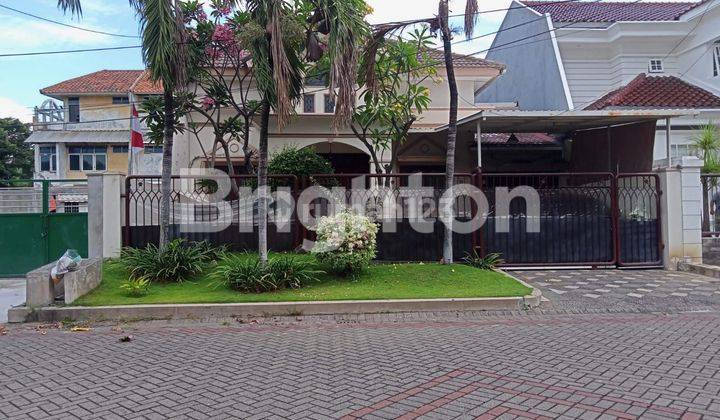 RUMAH DI ARAYA SURABAYA MODEL CLASSIC SEJUK DAN ASRI ROW JALAN LEBAR 1