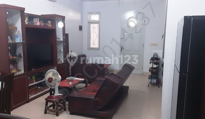 Di  Rumah Duta Garden Dekat Bandara 2lantai 2