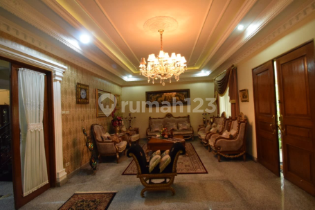 Rumah Di Pancoran Timur Raya, Jakarta Selatan
