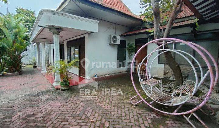 Rumah  Di Solo Kota Pekarangan Luas Area Jajar