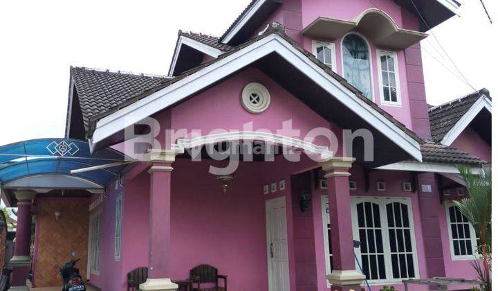 RUMAH PINGGIR JALAN RAYA LAHAN LUAS KONDISI TERAWAT DAN BAGUS DI  FULL FURNISH 1