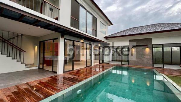 Brand New Villa di Jimbaran dekat Pantai Jimbaran 1