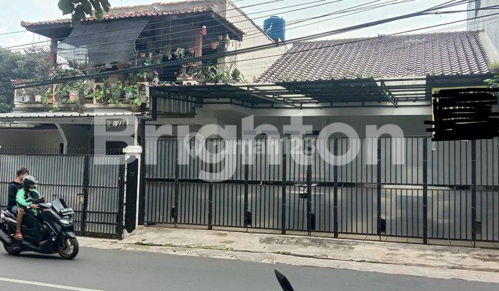 Rumah 2 Lantai Strategis Dekat Jalan Raya Putri Tunggal Cibubur 2