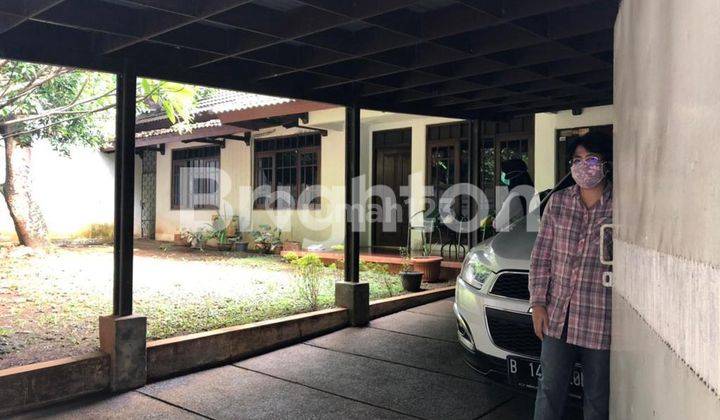 RUMAH ASRI DI JAKARTA SELATAN 2