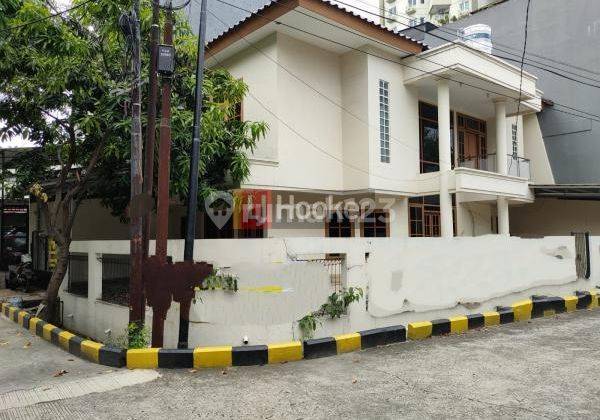 RUMAH HOEK DI PUSPA GADING AREA KELAPA GADING JAKARTA UTARA 1