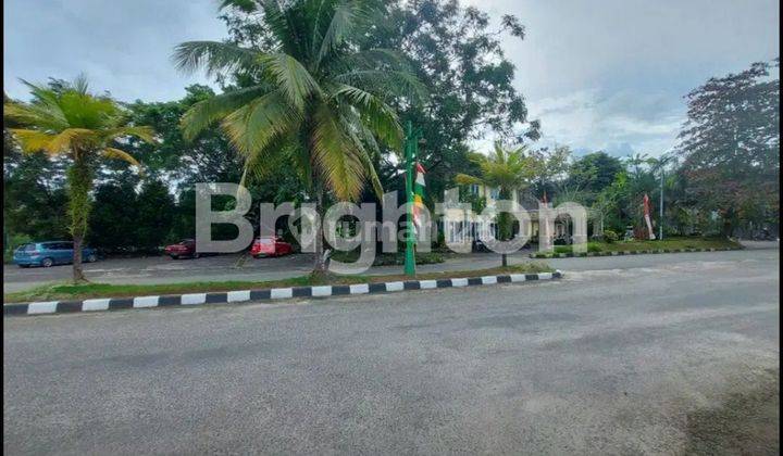 RUMAH DELAPAN KAMAR TIDUR DI SIMPANG JALAN BOLUVERD COCOK UNTUK MESS KANTOR RUMAH TINGGAL ATAU USAHA 2