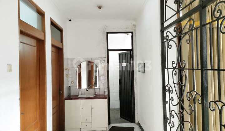 Luxurious 2-Story House, Strategic Location at Kembar Mas Bandung 2