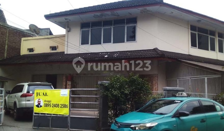 House Suitable for Office and Business Location on Jl. Dr. Djunjunan (Next to BPJS Kesehatan Pasteur and Honda Pasteur)