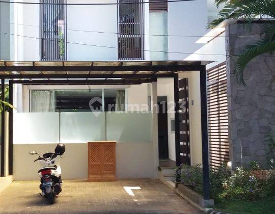 Rumah Minimalis Sunset Garden di Sunset Road Seminyak Kuta 1