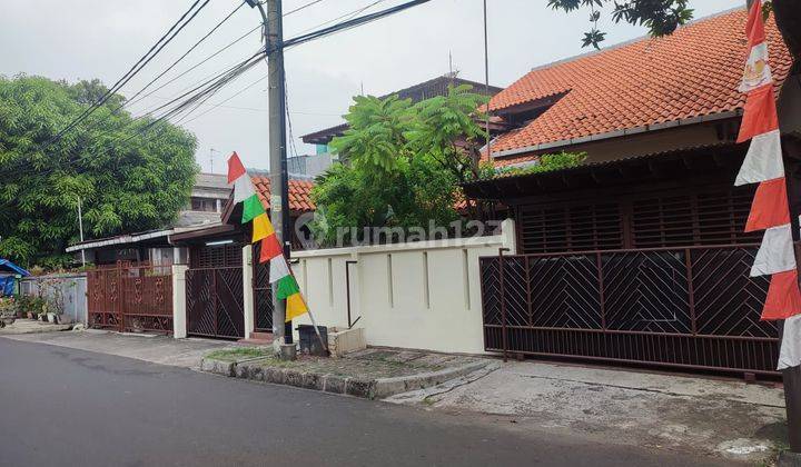 Rumah 1 1/4 lantai , Asri masih layak huni  di Sunter Jakarta Utara 2