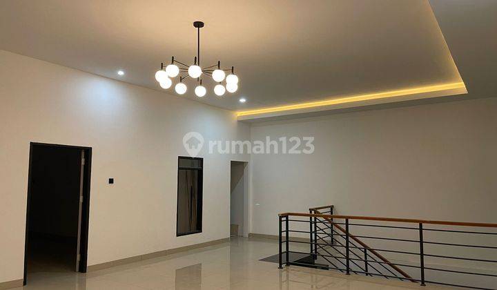 Dijual Rumah 2 Lantai Taman Kopo Indah 1