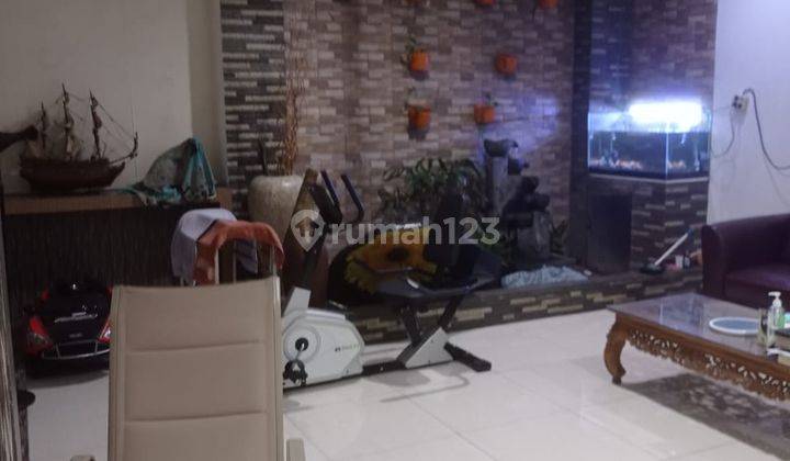 Dijual rumah 2,5 lantai siap huni di dalam cluster graha fedora 2