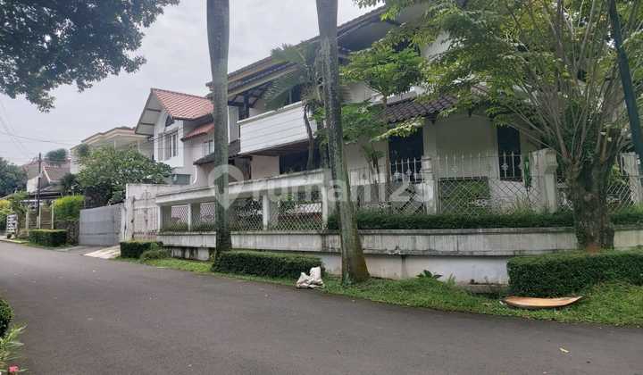 For sale house on Jl. Cendrawasih, Bintaro Jaya Sector 1, South Jakarta.