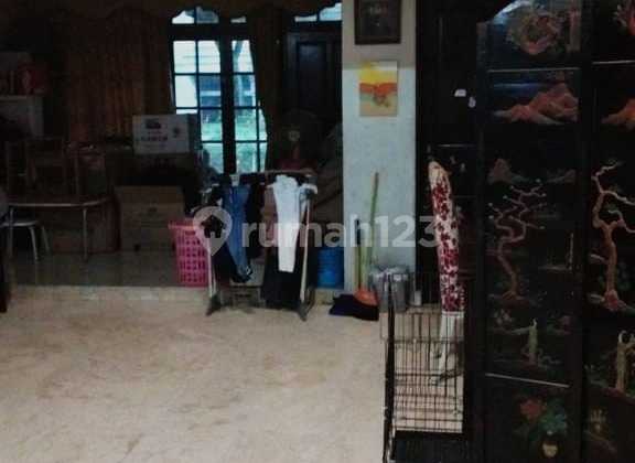 For sale house on Jl. Cendrawasih, Bintaro Jaya Sector 1, South Jakarta. 2