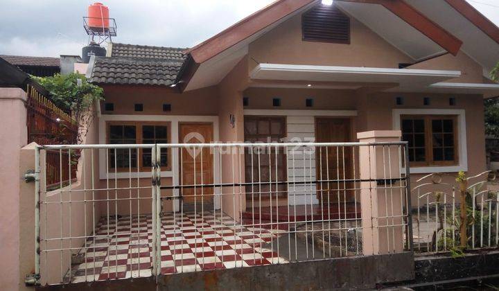 Rumah Minimalis Terawat di jalan Squash, Arcamanik 1