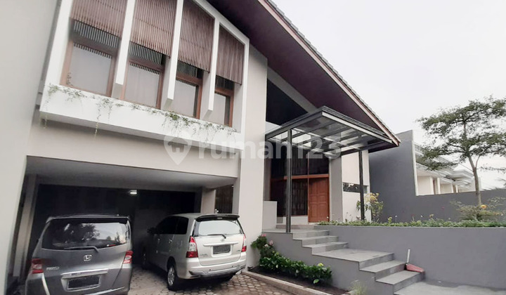 Rumah Lux dan Nyaman di Komp Budi Asih, Bandung Rumah Lux dan Nyaman di Komp Budi Asih, Bandung