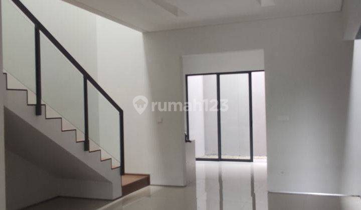 Rumah Setraduta Grande Layout Bagus Lega dan Terang Alami 2