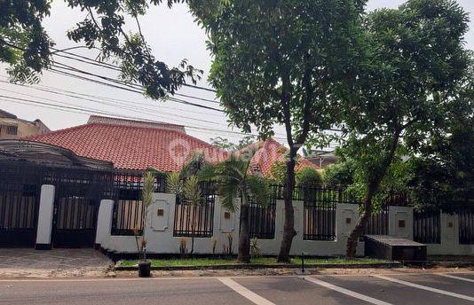 Rumah Dipinggir Jalan Besar Tanah Kusir Turun Harga Jual cepat 1