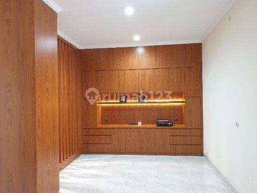 Dijual Rumah 3 Lantai Siap Huni Di Pulo Mas, Jakarta Timur 2