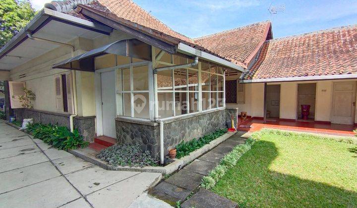 Dijual Rumah Luas Bergaya Klasik Di Pusat Kota Bandung 1