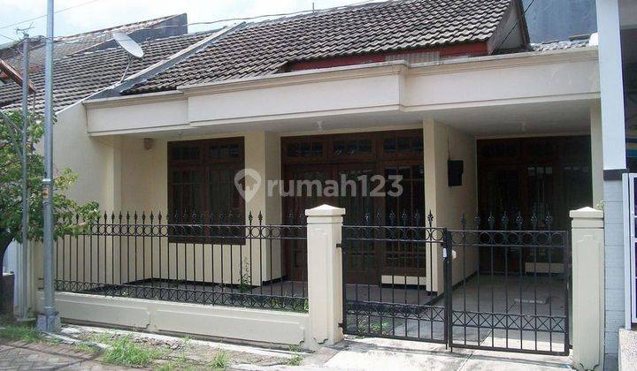 Rumah di Rungkut Mapan Barat, Bagus + Terawat, Siap Huni 1