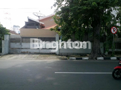 Rumah Bagus Sertifikat Hak Milik di JL. BILITON, Surabaya 2