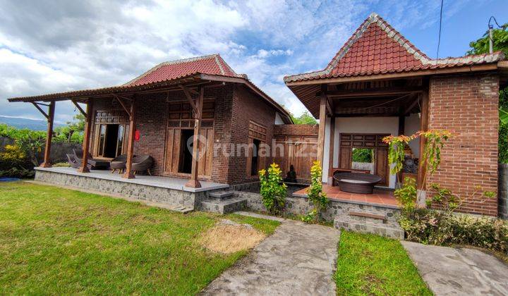 BEAUTIFUL JOGLO STYLE IS LOCATED IN A QUIET AND PEACEFUL AREA OF SERIRIT 2