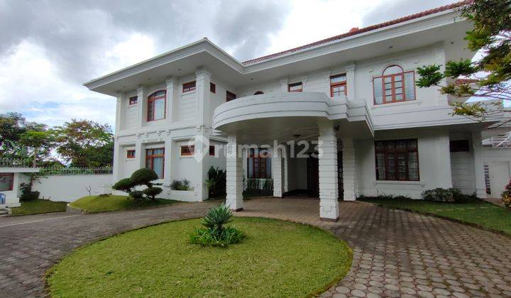 Rumah Mewah Klasik di Sayap Setaibudi, Bandung 1