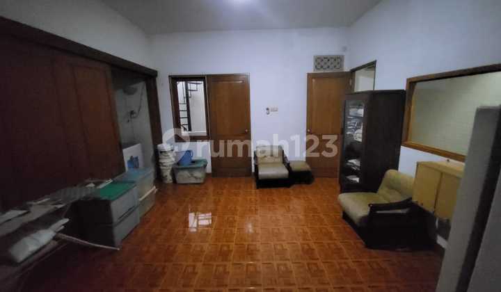 Rumah di Pejompongan