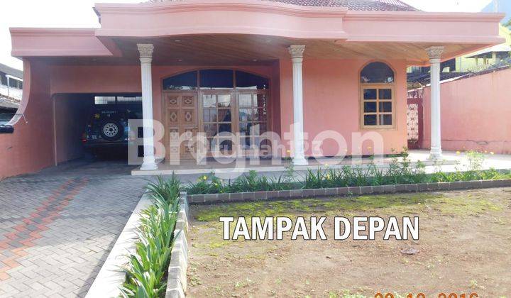 Rumah asri nan luas  di sultan agung kota batu 1