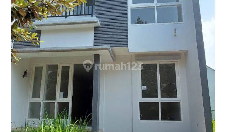 Rumah minimalis 2 lantai rapi siap huni berada di cluster depan di sentul city 1