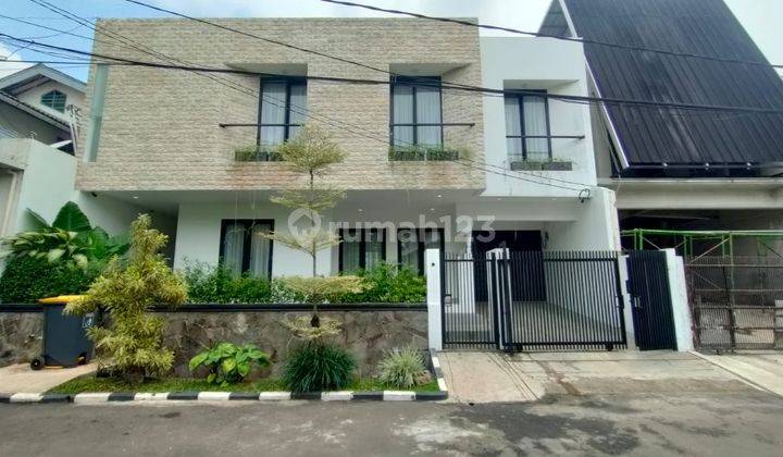 Rumah cantik, dengan Pool Luxury di Bintaro 1