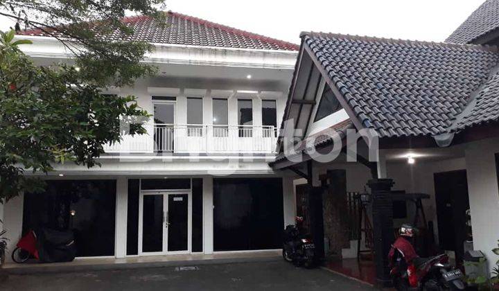 RUMAH MEWAH 2 LANTAI DI KAWASAN ELITE JAKARTA SIAP HUNI