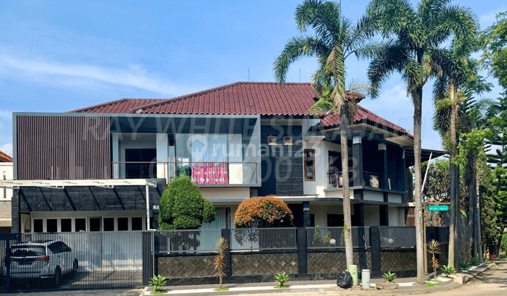 Rmh tinggal 2 lantai ( minimalis tropis) di komplek Setra Duta 1