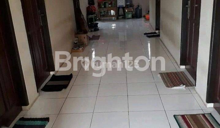 DI JUAL RUMAH KONTRAKAN 2 LANTAI 2 PINTU DAN KOS-KOSAN INVESTASI MENARIK, GANG KARZENDA 2