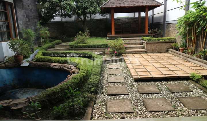 Rumah 2 Lantai Dago Bandung