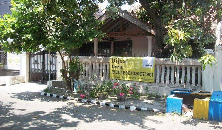 Rumah di Rungkut Asri Timur, Terawat, Row Jalan Lebar, Hadap Utara 2