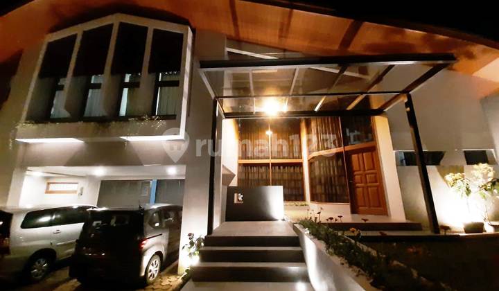 tampak depan rumah lux di budi asih