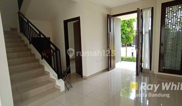 Langka! Murah Rumah 2 lantai BTARI Summarecon Bagus, siap huni gede bage! 2