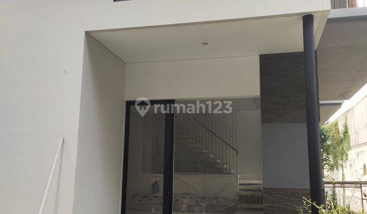 RUMAH JL HANG JEBAT II JAKARTA SELATAN 2