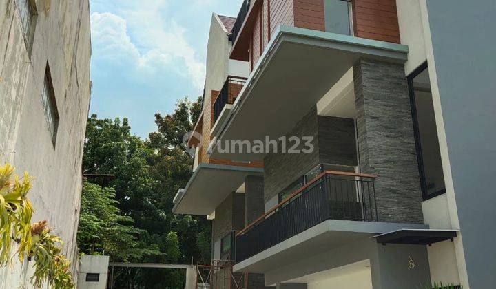 RUMAH JL HANG JEBAT II JAKARTA SELATAN 1