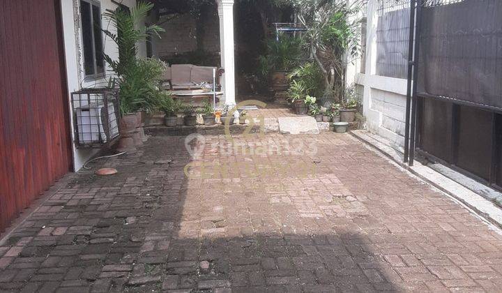 Rumah  Lokasi strategis di pinggir jalan Cocok untuk tempat usaha Di Pamulang. 1