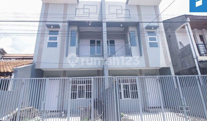 Rumah baru Kopo Permai harga terjangkau. 2 unit rumah baru Kopo Permai. 