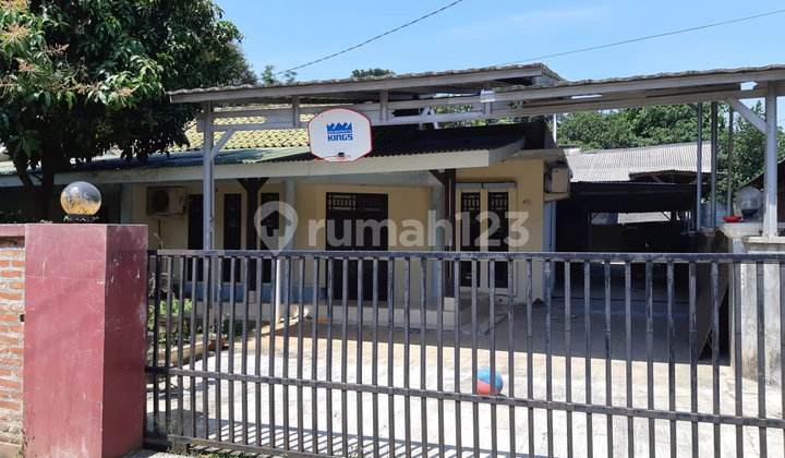 Rumah Dengan Halaman Luas  di Jomin Barat Kota Baru Karawang