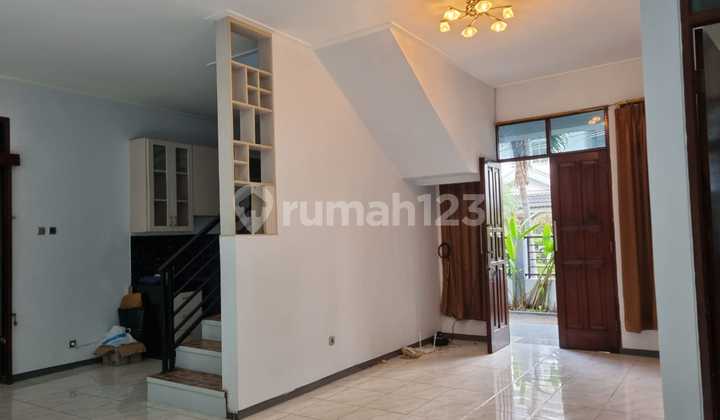 Rumah Bersih Terawat Siap Huni Lokasi Strategis