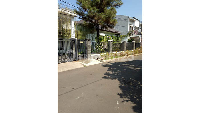 Rumah Kelapa Hijau, Kelapa Gading Luas 20x21m2